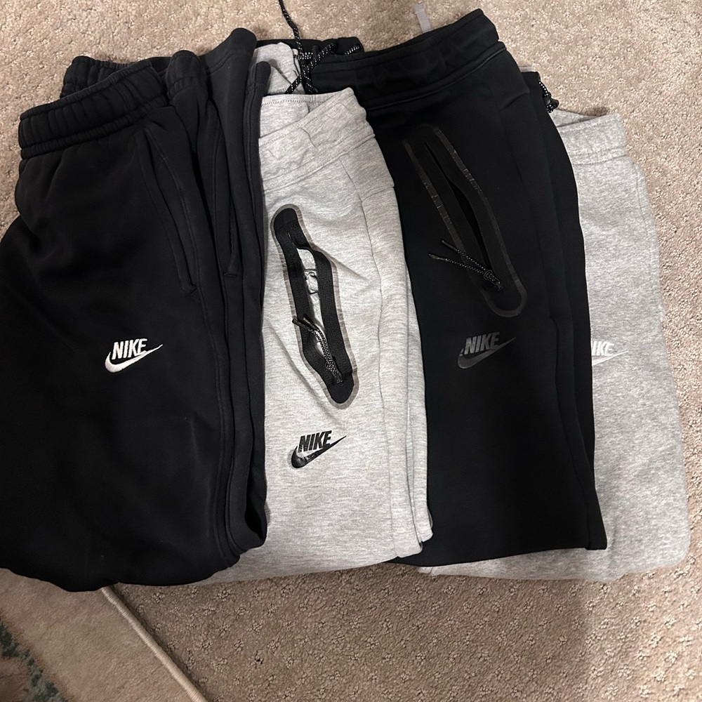 Nike size XS Men's Sweatpants - Black and Light Gray all 4 pair included
